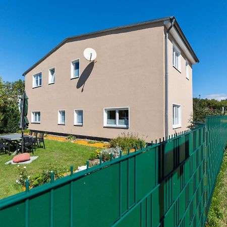 Family Holiday Home Near The Beach With Large Garden Kröpelin Exterior foto